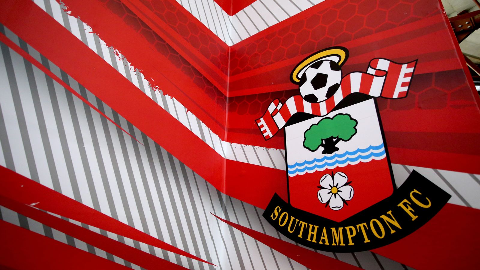 JUST IN; Paul Robinson reveals Southampton theory amid Leeds United’s promotion mission.